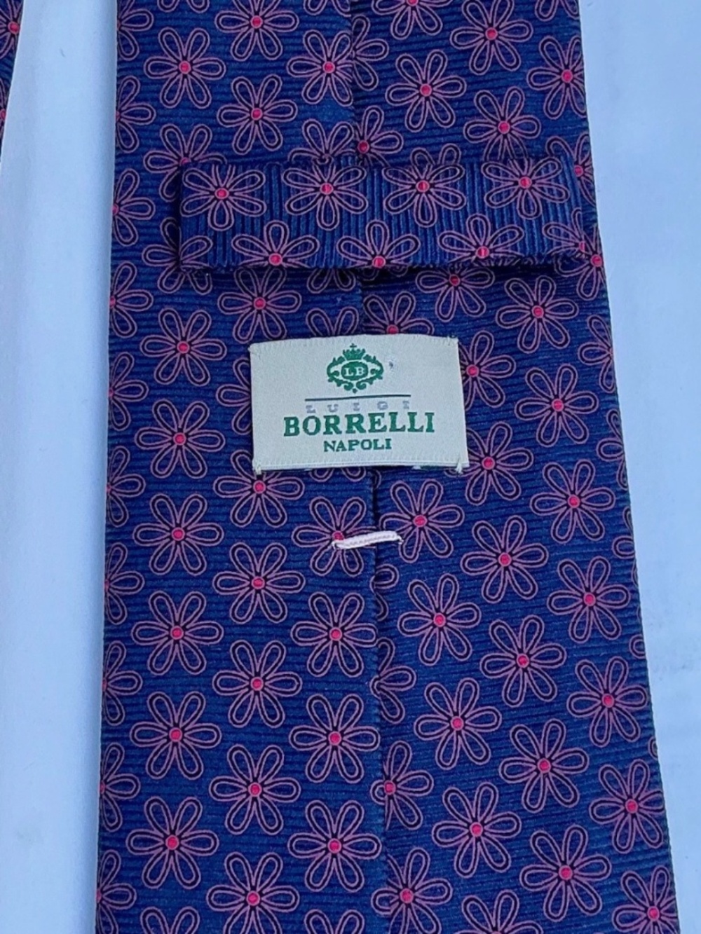 Luigi Borelli blue , purple motifs 7 folds all silk tie made in Italy 🇮🇹 NWOT